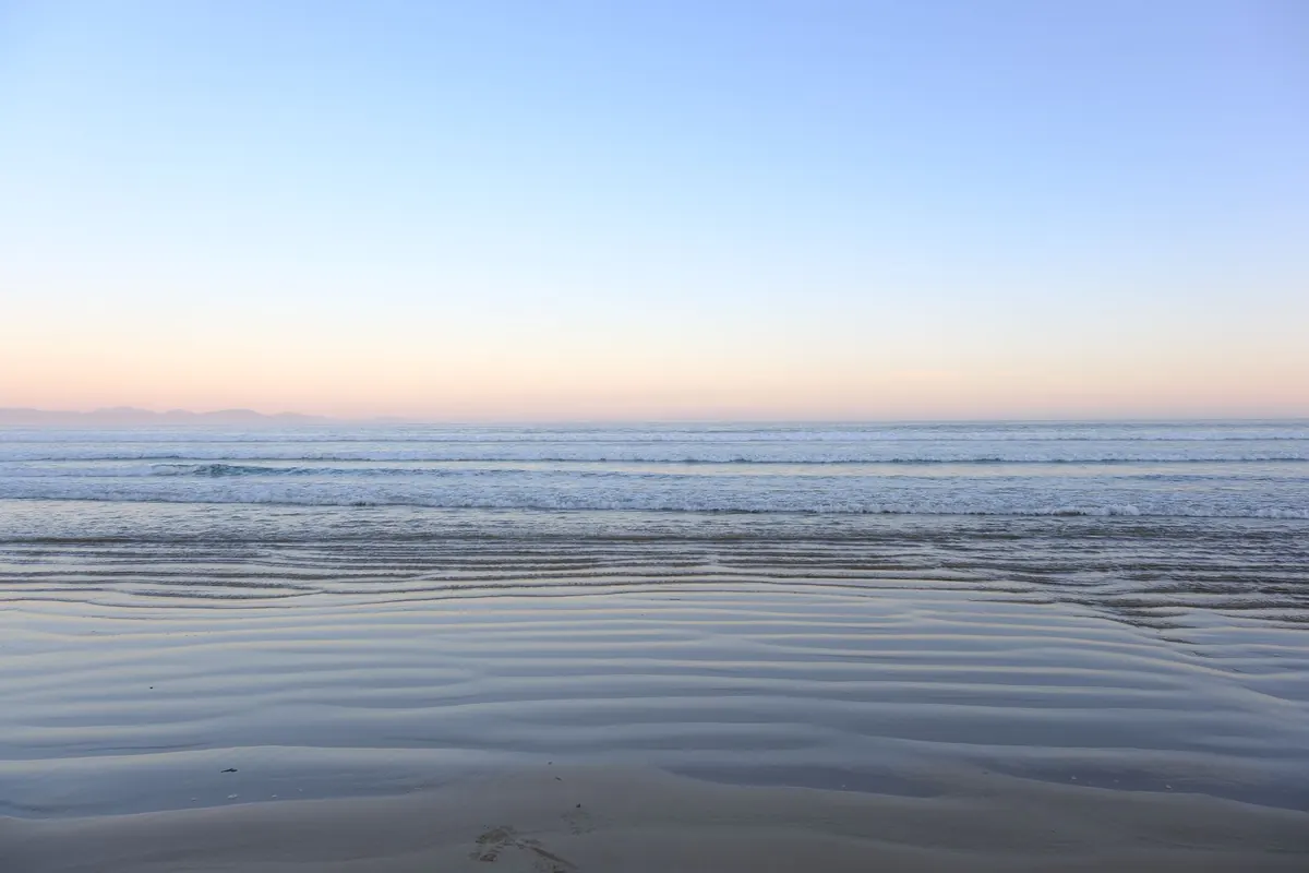 Best Time of Day for Sea Views: A Seasonal Breakdown